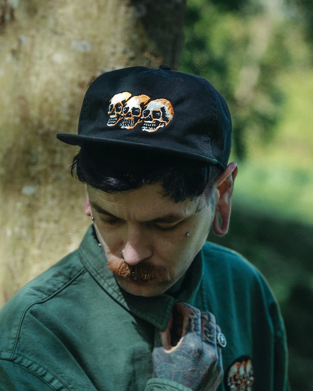 3 Skulls Black Cap - Image 3