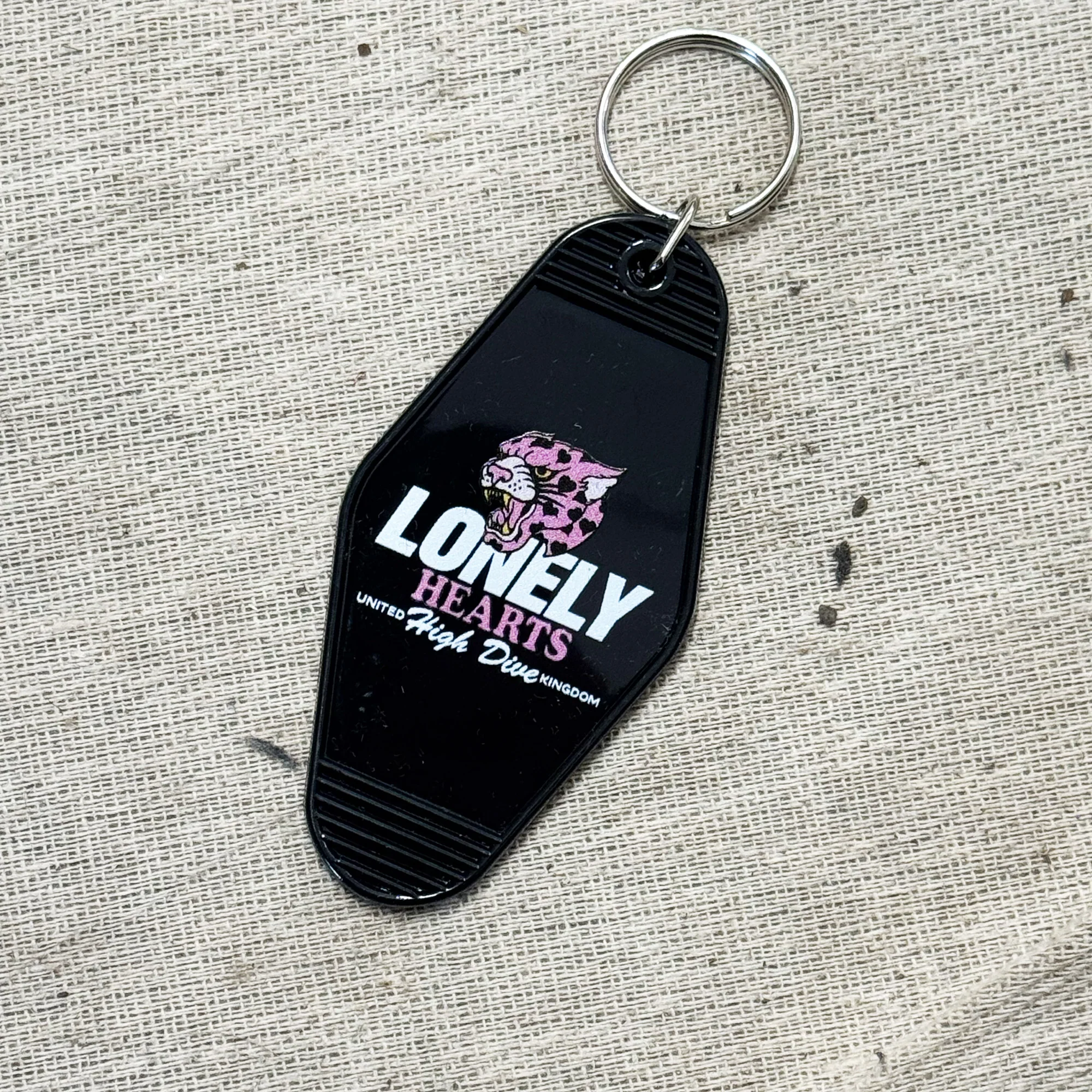 Lonely Hearts Black Motel Keyring - Image 3